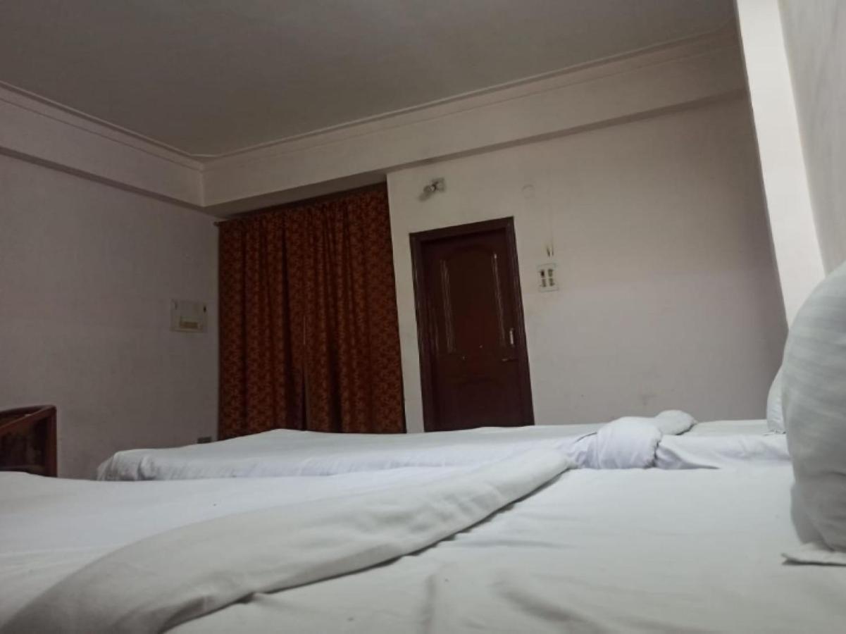 Oyo 80830 Hotel Buddha International Bodhgaya Bagian luar foto