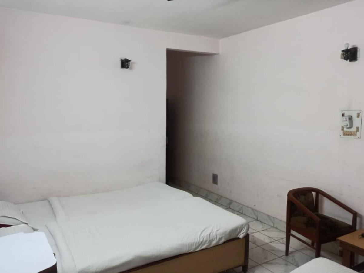 Oyo 80830 Hotel Buddha International Bodhgaya Bagian luar foto