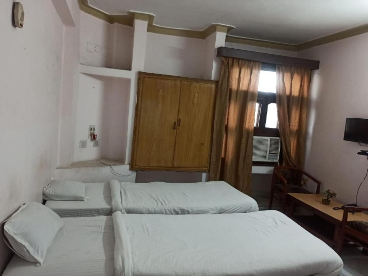 Oyo 80830 Hotel Buddha International Bodhgaya Bagian luar foto
