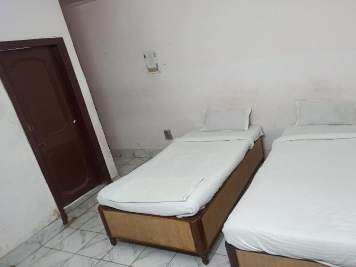 Oyo 80830 Hotel Buddha International Bodhgaya Bagian luar foto
